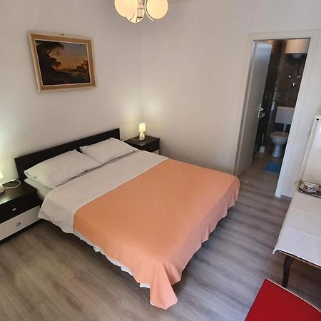 Double Rooms With Terrace Tomica Baška Extérieur photo